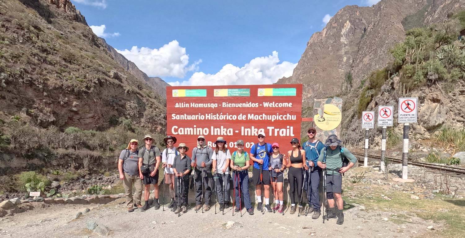 inca trail passengers with hikingtrailsperu.com